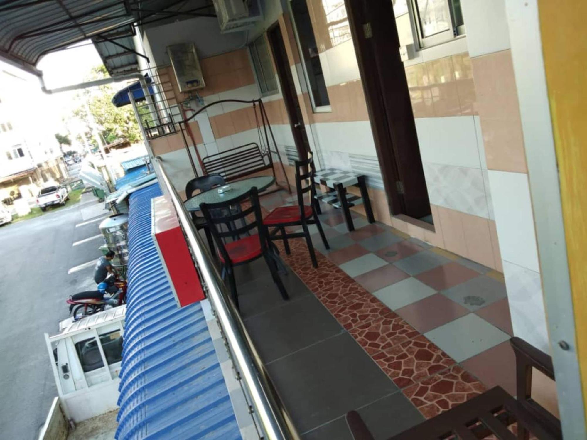 Oyo 90972 Jj Homestay Miri Dış mekan fotoğraf