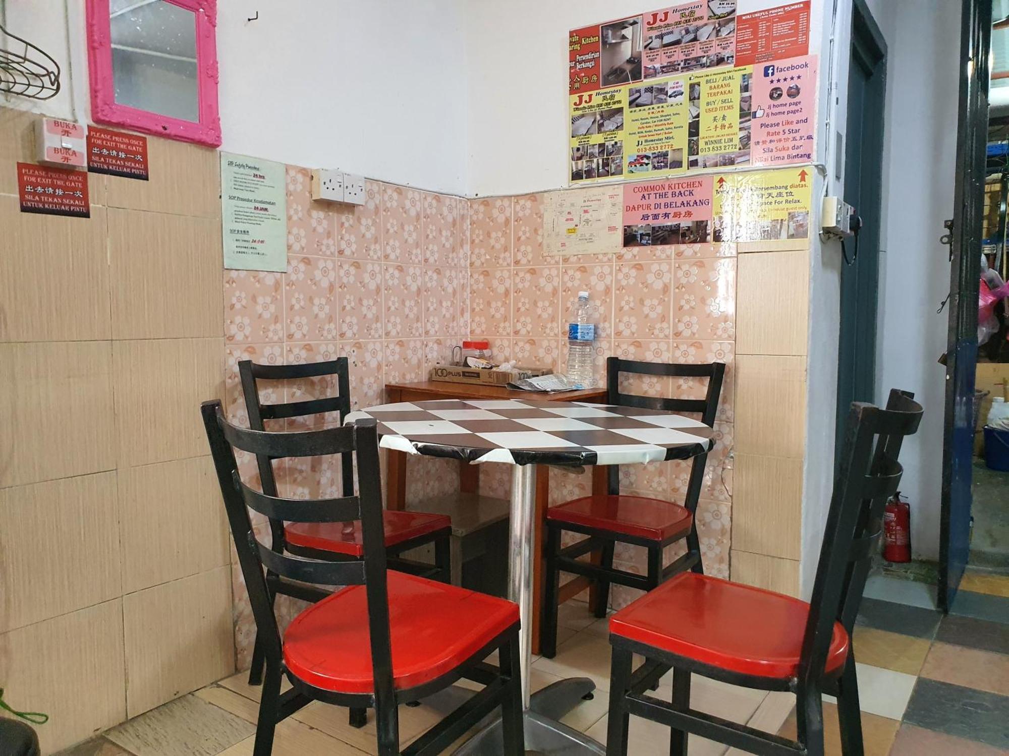 Oyo 90972 Jj Homestay Miri Dış mekan fotoğraf