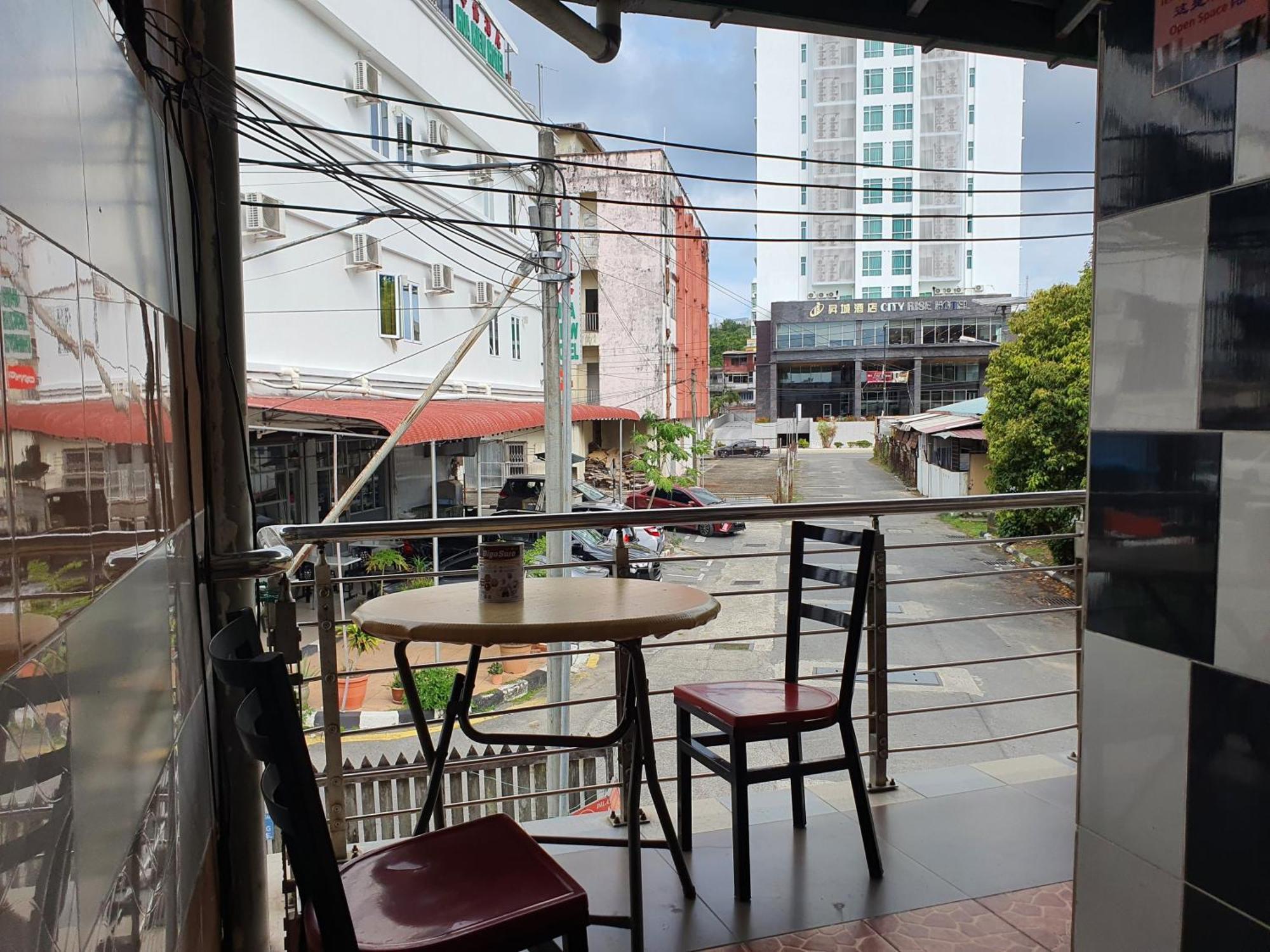 Oyo 90972 Jj Homestay Miri Dış mekan fotoğraf