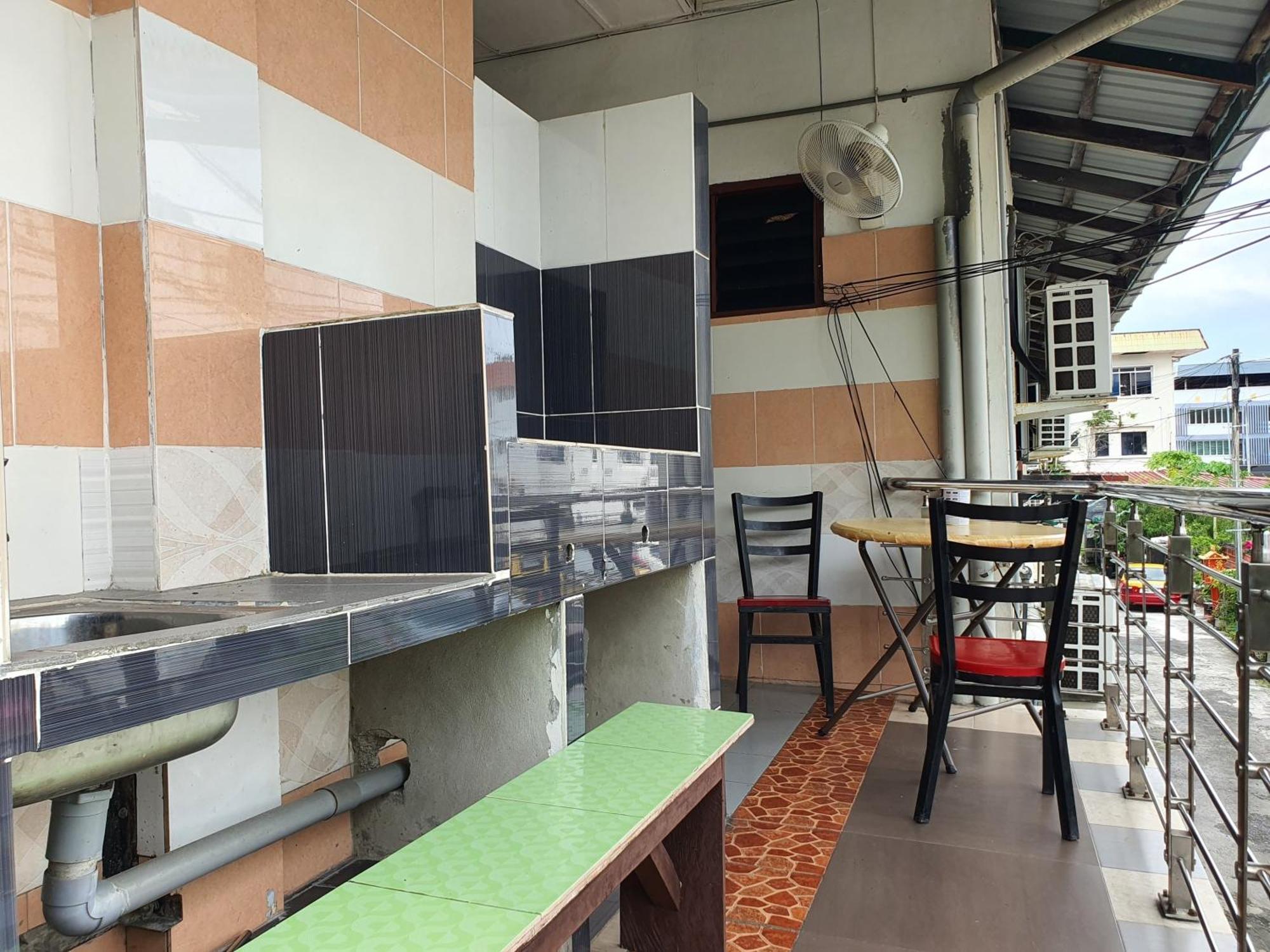 Oyo 90972 Jj Homestay Miri Dış mekan fotoğraf