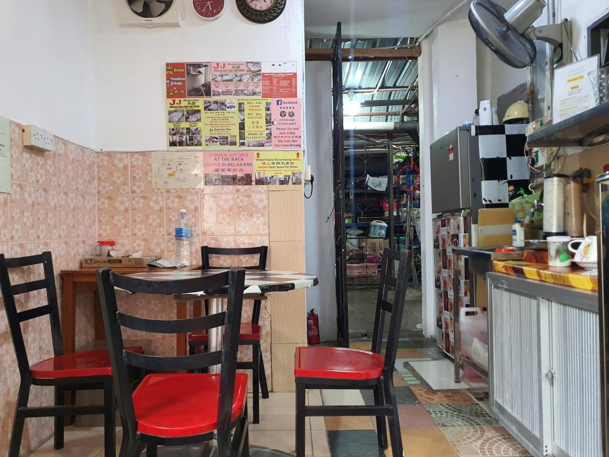 Oyo 90972 Jj Homestay Miri Dış mekan fotoğraf
